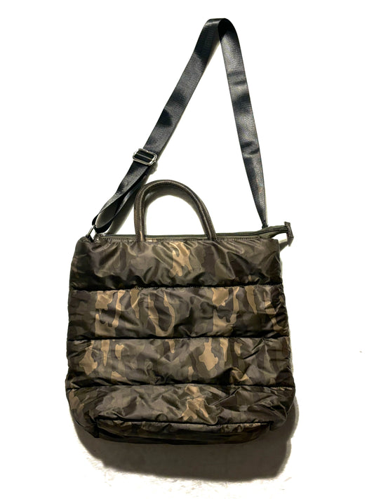 Camo-Carrier Puffer Bag